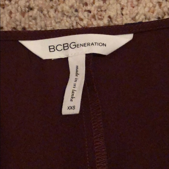 BCBGeneration burgundy bell sleeves deep v top - Picture 4 of 6